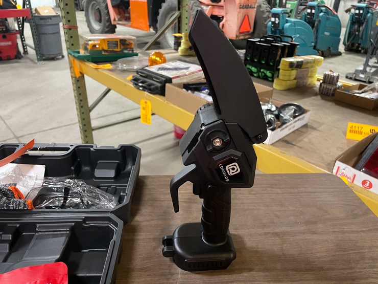 #2299-•-21-volt-mini-cordless-chainsaw-kit-in-carrying-case-(pr11)-image-2