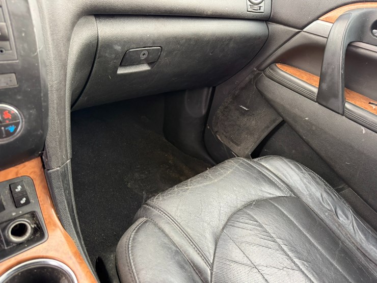 2012-buick-enclave-image-28