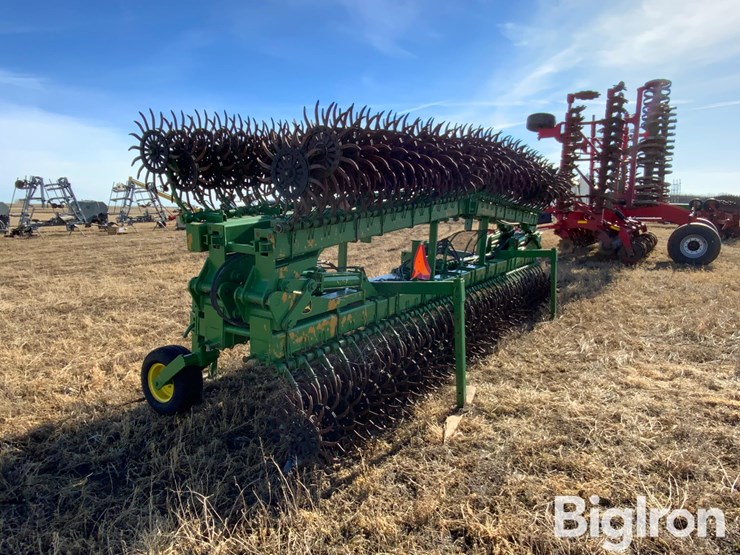 2022-john-deere-60-image-7