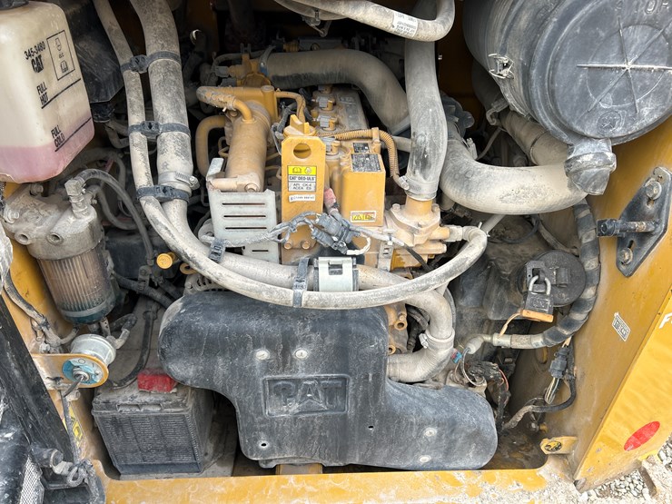 caterpillar-262d-image-28