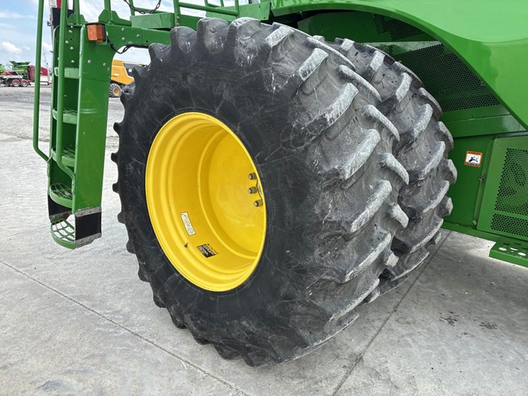 2013-john-deere-s680-image-44
