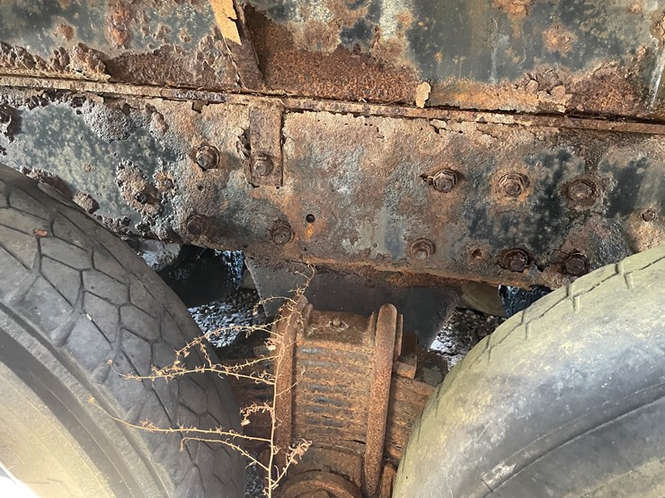 1993-mack-dm690s-image-28