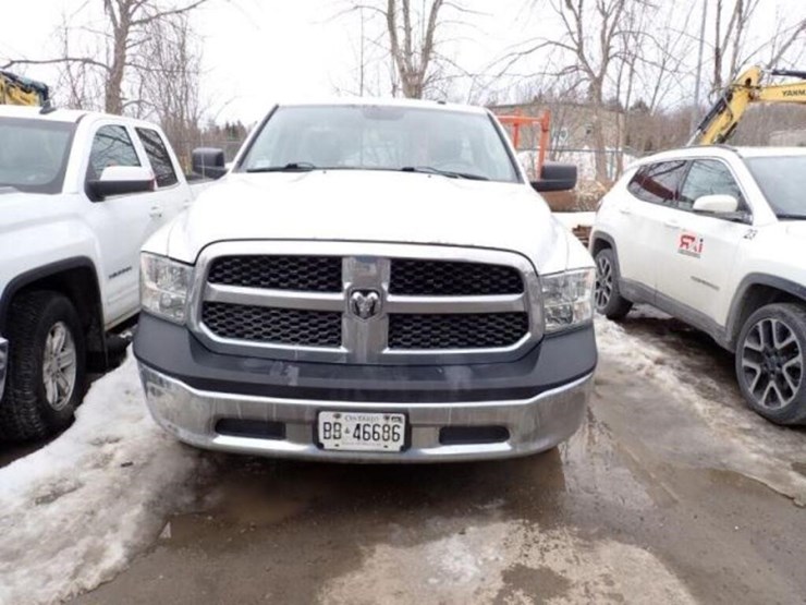 2015-dodge-ram-1500-image-2