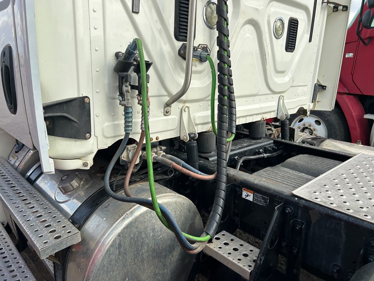 #37236-•-2016-freightliner-cascadia-t/a-daycab-truck-tractor-3akjgedv4gdhc4172-inv#-37236-image-30