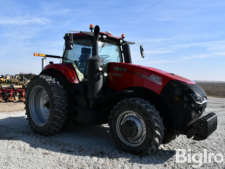 2021-case-ih-magnum-250-image-3