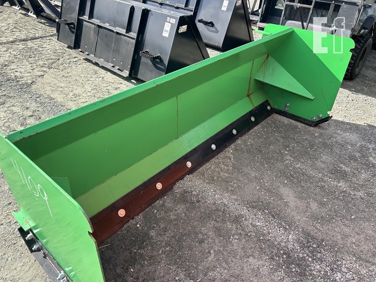 8'-snow-pusher-image-1