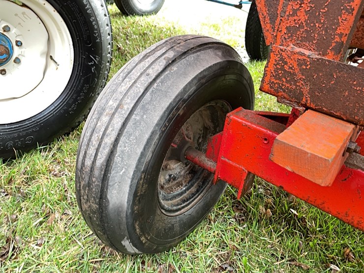 tag-#110,-200-bu-hopper-wagon-image-9