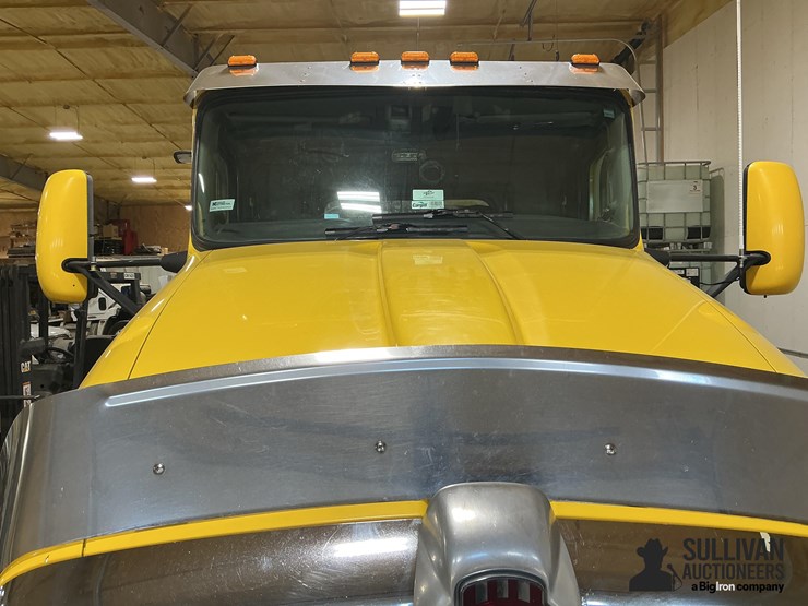 2012-kenworth-t660-image-11