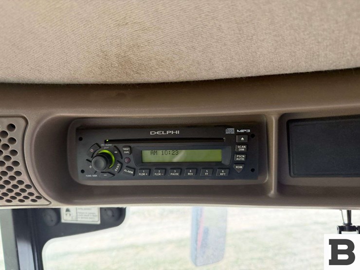 2008-case-ih-7010-image-95