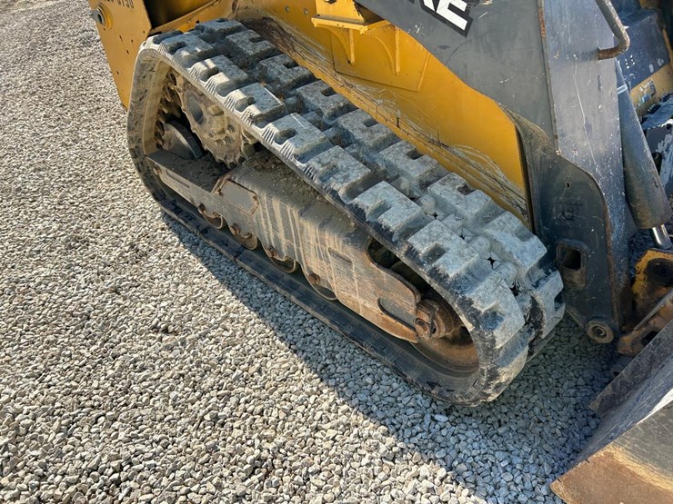 2019-deere-317g-image-13