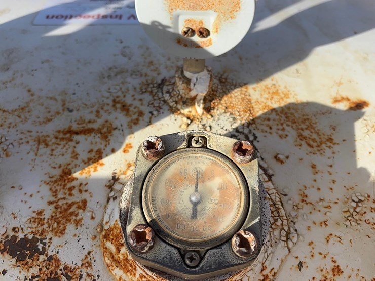 anhydrous-tank-with-trailer-image-10