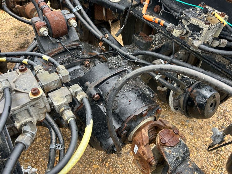 2001-peterbilt-330-image-34