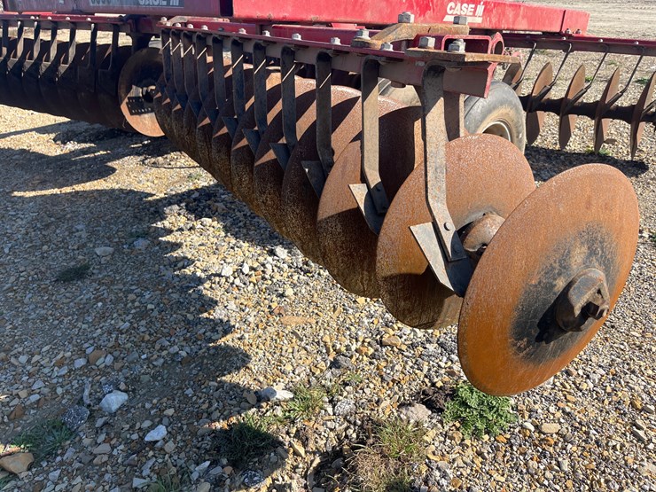 case-ih-3800-image-11