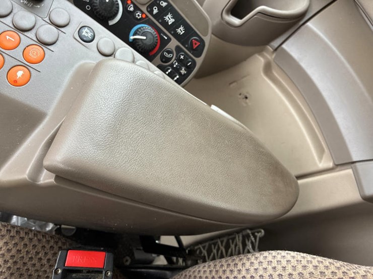 2014-john-deere-s660-image-104