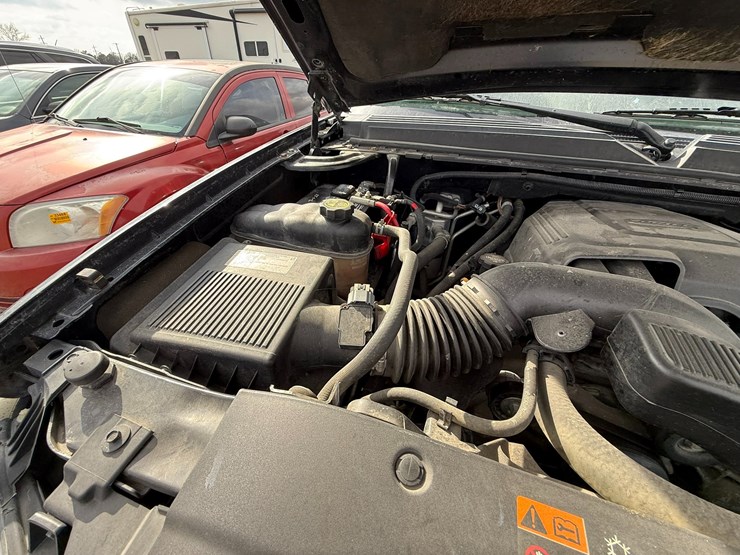 2014-chevrolet-tahoe-image-49