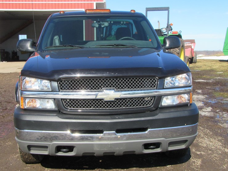 2004-chevrolet-2500-image-2