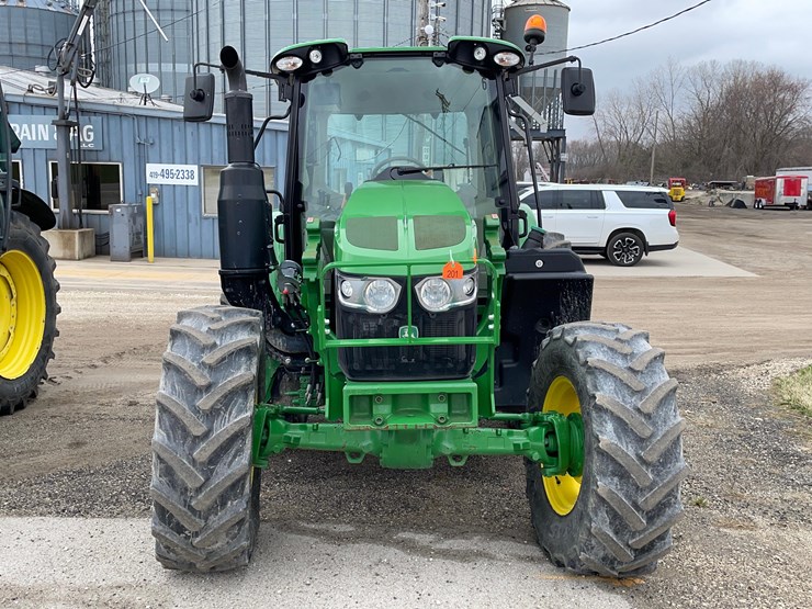 2020-john-deere-6110m-image-17