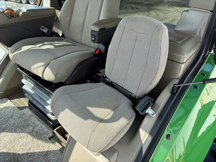 2023-john-deere-8rx-370-image-76