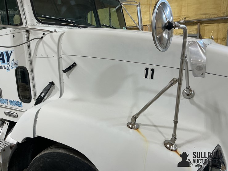 1999-freightliner-fld112-image-15