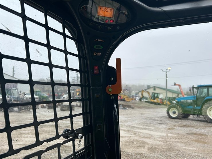 2023-bobcat-s740-image-24