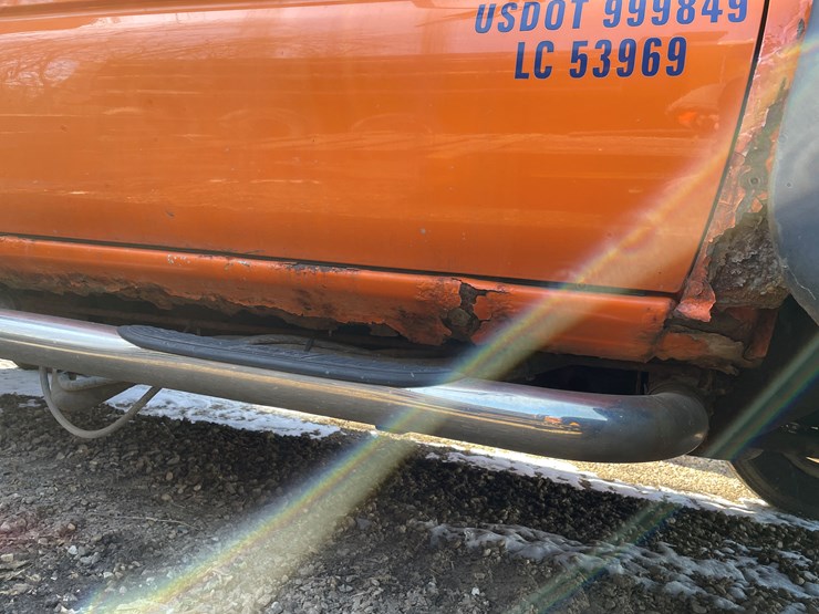 2003-chevrolet-3500-image-15