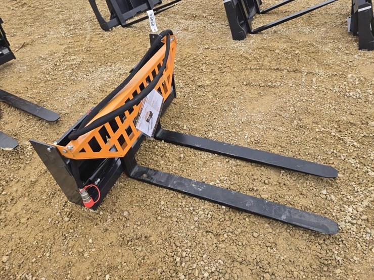 #8096-•-new-landhonor-48"-skid-steer-pallet-forks-image-1