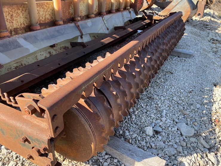 #6081-•-land-pride-3-point-25-72-seeder-image-5