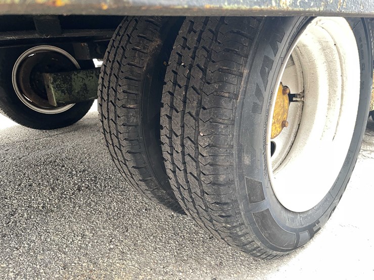 #1434-•-1977-miller-tilt-bed-trailer-(has-wi-title)-(of)-image-12