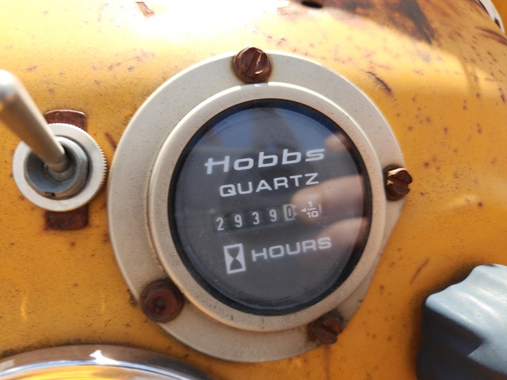 case-380-roadrunner-tractor-with-case-436-loader-image-11