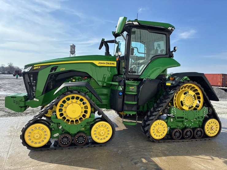 2023-john-deere-8rx-370-image-11