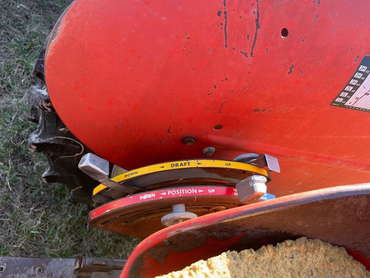 massey-ferguson-135-image-8