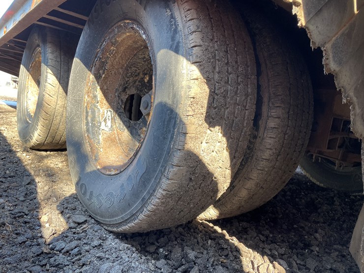 #6061-•-2004-redi-haul-12-ton-tandem-axle-flatbed-equipment-trailer-(has-wi-title)-image-8