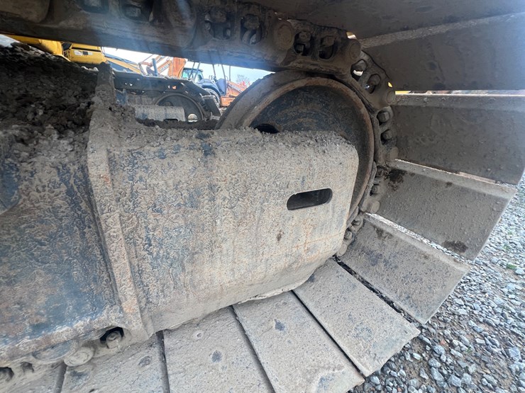 2011-komatsu-pc130-8-image-16