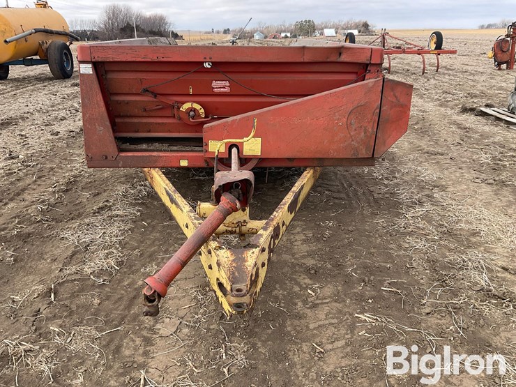 new-holland-791-image-2