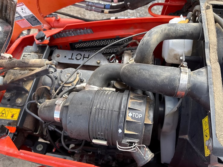 2013-kubota-bx2670-image-28