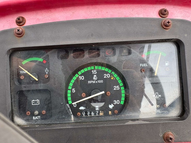 2015-mahindra-6530-image-29