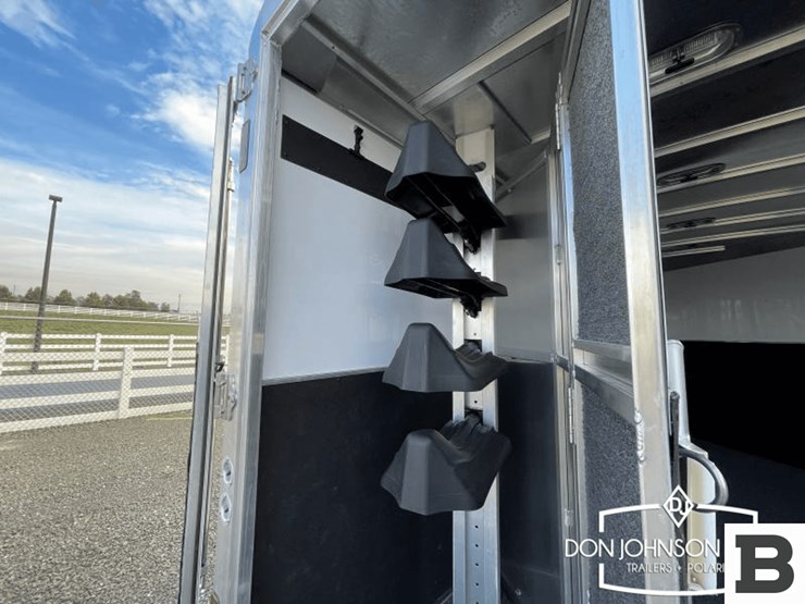 2024-featherlite-9600-7450-4-h-gooseneck-horse-trailer-image-15