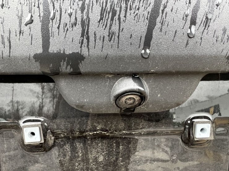 2023-ford-explorer-image-19