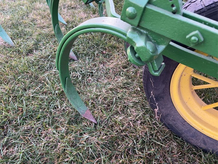 john-deere-van-brunt-cca-field-cultivator-image-37