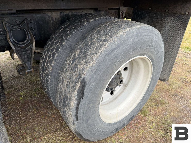 2001-international-9200-image-34