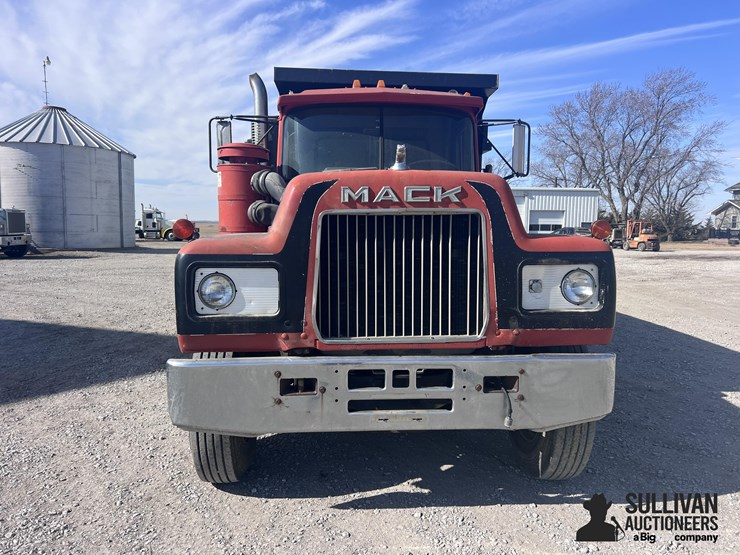 1981-mack-r686st-image-2