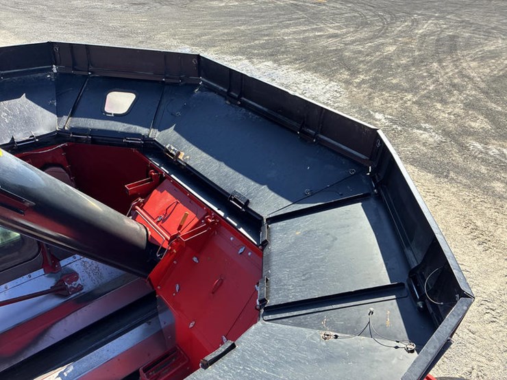 2012-case-ih-8230-image-91