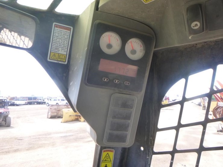 2009-caterpillar-246c-image-23