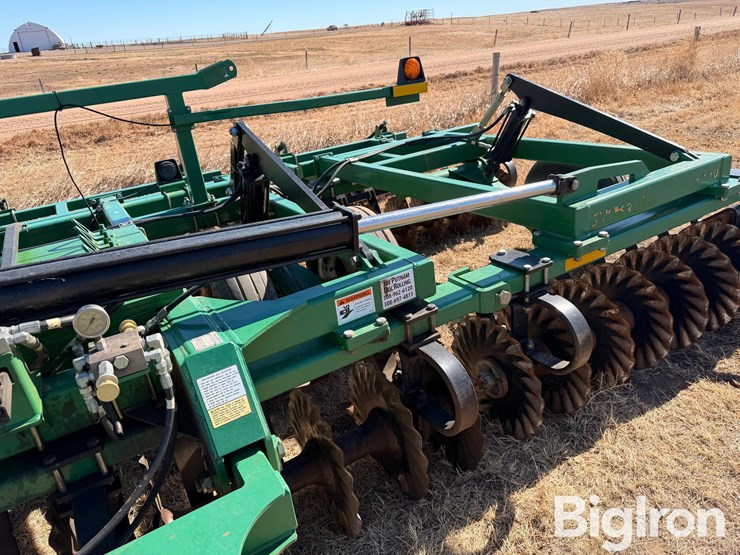 great-plains-2400tt-image-10