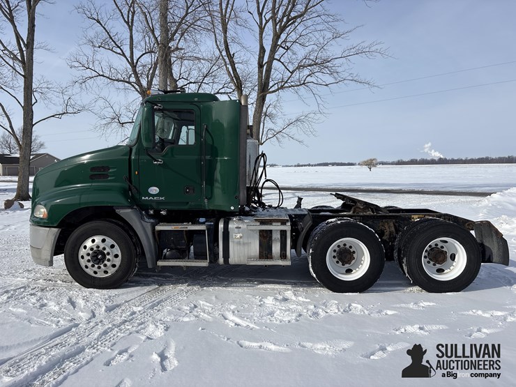 2014-mack-pinnacle-cxu613-image-8
