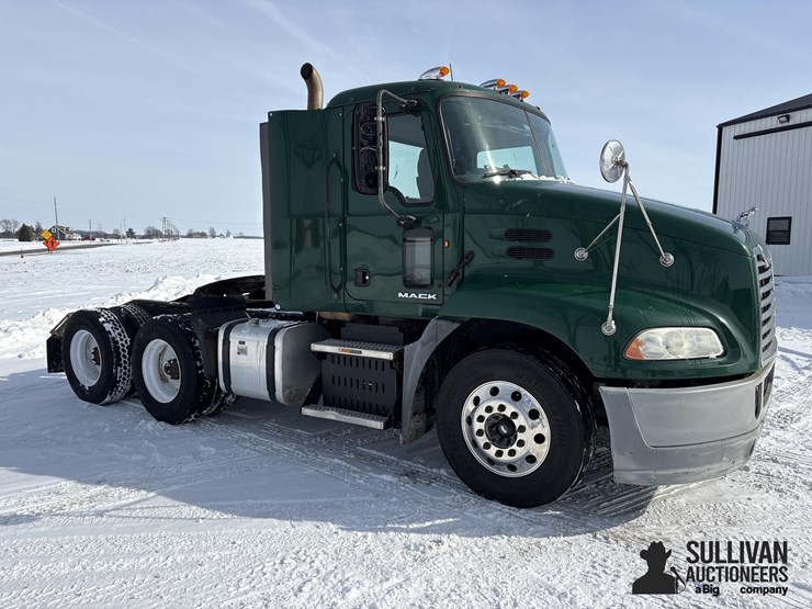 2014-mack-pinnacle-cxu613-image-3