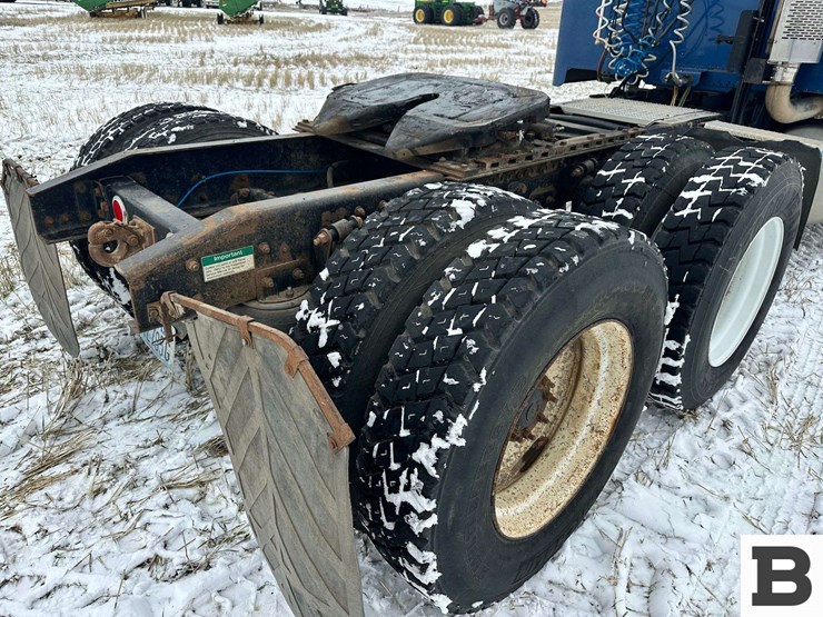 1999-freightliner-fld120-image-56