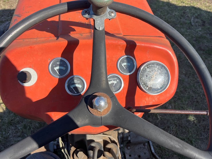 massey-ferguson-135-image-10