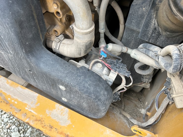 caterpillar-246d3-image-32