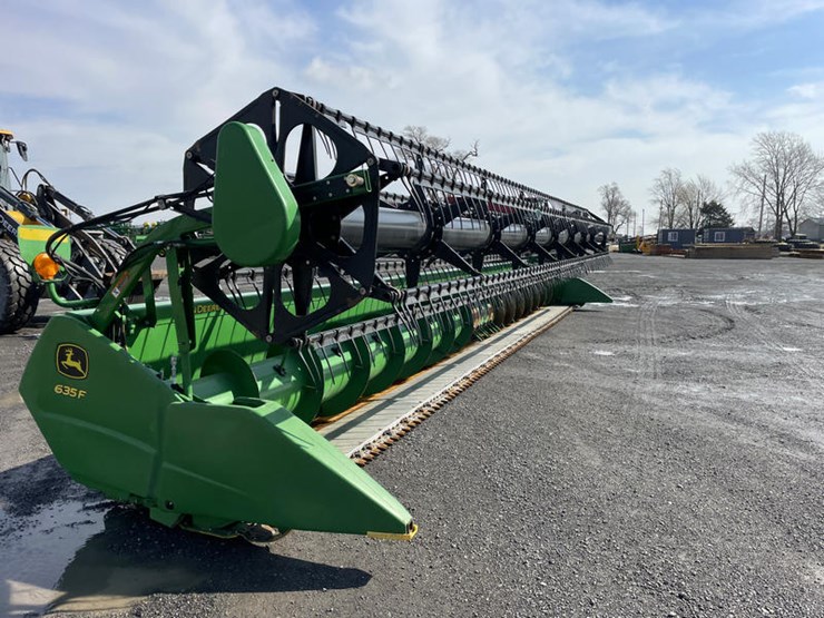 2011-john-deere-635f-image-17